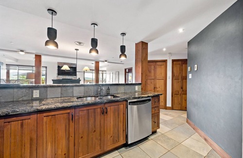 Mont-Tremblant Apartment | Tremblant Prestige - Altitude 170-2