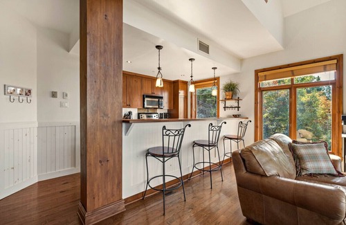 Mont-Tremblant Pedestrian Village Condo | Tremblant Prestige - Altitude 172-11