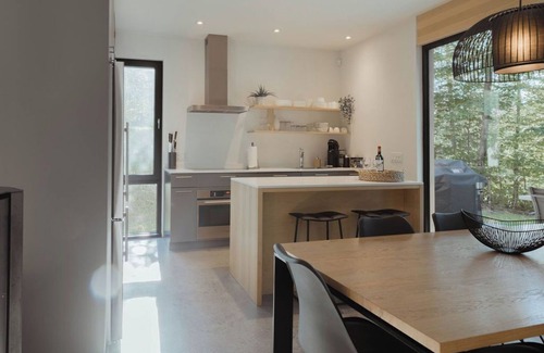 Lac Superieur Village House | Tremblant-Scandinavian Lodge with private hot tub & sauna
