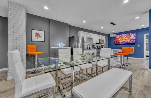 Tremont House | Tremont Jewel – Contemporary, Elegant & Spacious Retreat in Cleveland