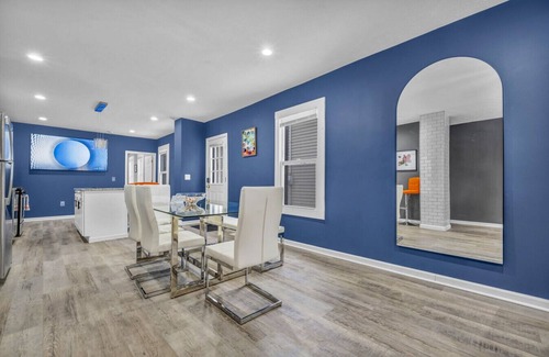 Tremont House | Tremont Jewel – Contemporary, Elegant & Spacious Retreat in Cleveland