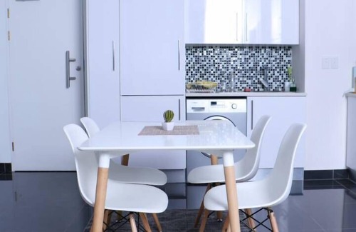 Gaborone Apartment | Trendy Apartment - iTowers, CBD