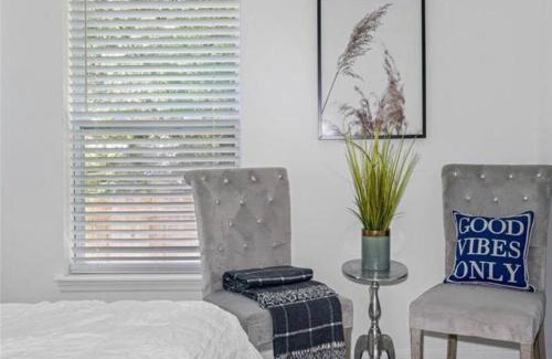 Sulphur Springs Apartment | Trendy 2 bed 2 bath Heart of Tampa Unit B