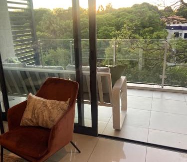 Houghton Estate Apartment | Trendy 2-bed 2-bath Apartment