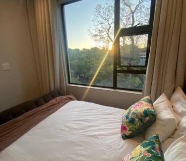 Houghton Estate Apartment | Trendy 2-bed 2-bath Apartment