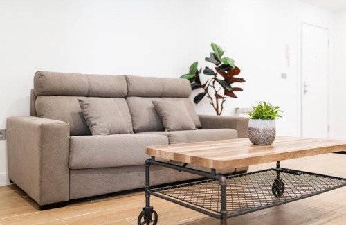 Camino de Ronda Apartment | Trendy and Bright Apartment