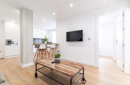 Camino de Ronda Apartment | Trendy and Bright Apartment