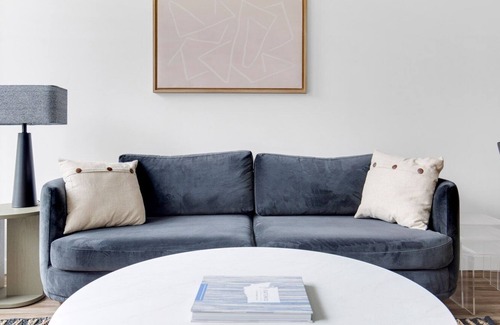 Wilburton Apartment | Trendy Bellevue 1BR w/ BBQ, Gym, W/D, near Spring District, by Blueground