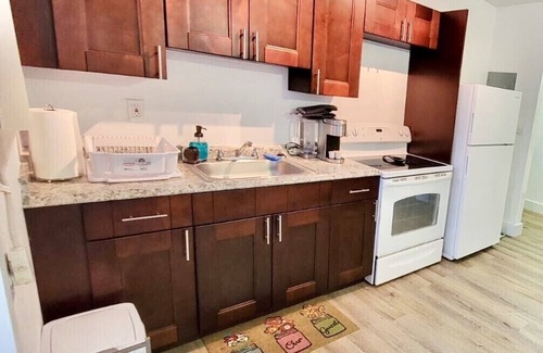 Allapattah Apartment | Trendy Bohemian Near Bars, Restaurant, Art, Health
