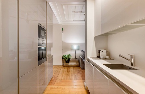 Sacramento Apartment | Trendy Chiado Flat in Lisbon