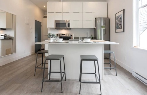 Grandview-Woodland Apartment | Trendy & Cozy at "The Drive" in Vancouver