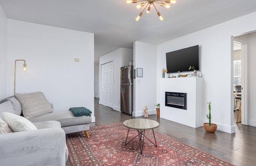 Highland Park Cottage | Trendy Downtown Cottage - 3BR, Pets Welcome!