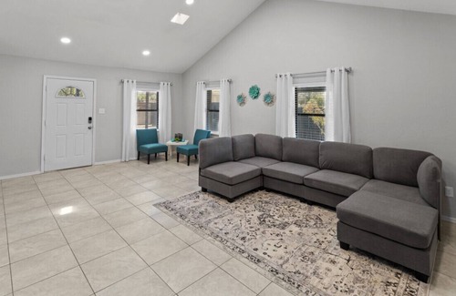 Peter Howell House | Trendy Downtown Tucson Casa
