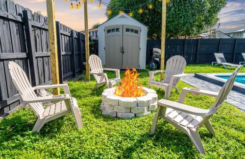 Driftwood House | Trendy Family Home -Heated Pool
