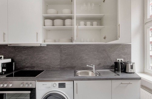 Friedrichshain Apartment | Trendy Friedrichshain 1BR nr Oberbaumbrücke, by Blueground