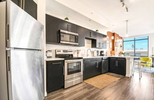 Lake Eola Heights Apartment | Trendy Gateway | by Lake Eola | Free Parking
