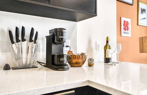 Lake Eola Heights Apartment | Trendy Gateway | by Lake Eola | Free Parking