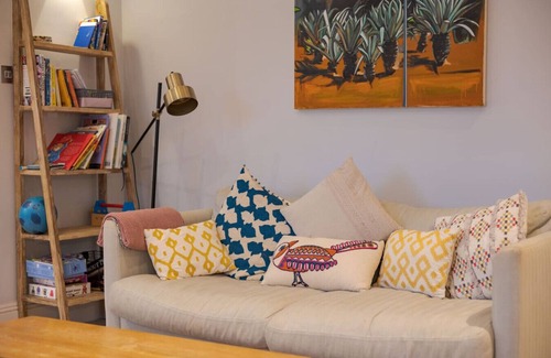 Hampstead Apartment | Trendy Hampstead Flat (RH7)