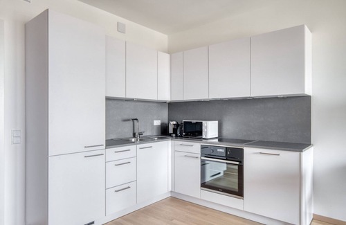 Erdberg Apartment | Trendy Helio Tower 1BR w/Gym & Lounge, nr metro U3, by Blueground