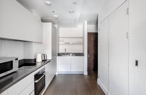 The City of London Apartment | Trendy Holborn 1BR, w/Elevator nr Chancery Lane, by Blueground