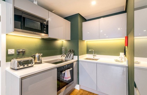 Kings Cross St. Pancras Apartment | Trendy Kings Cross Flat