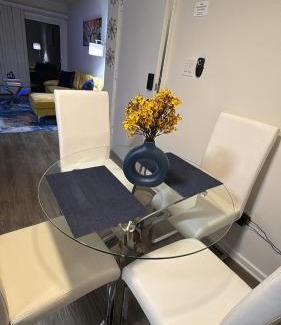 Mid-Wilshire Bed & Breakfast | Trendy little getaway