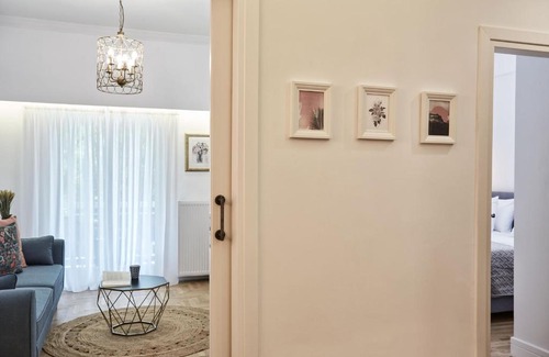 Koukaki Apartment | Trendy Living in Koukaki