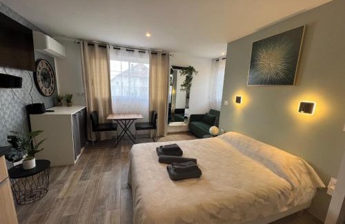 Tassin Apartment | Trendy love Balnéo