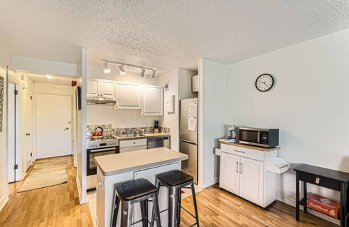 Downtown Seattle Condo | Trendy & Modern Condo Near Convention Center!