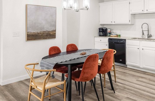 Bentonville House | Trendy Oasis near DT & Trails