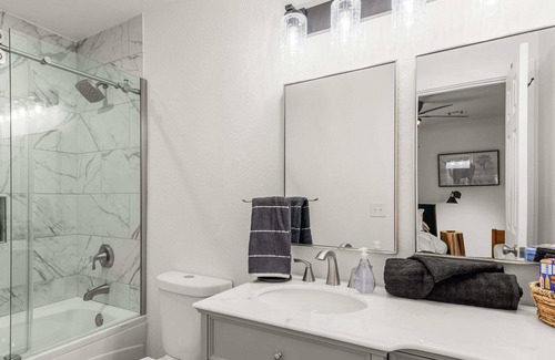 Bentonville House | Trendy Oasis near DT & Trails