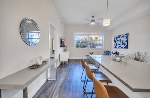 Midtown Apartment | Trendy One Bedroom Getaway Steps from Biscayne