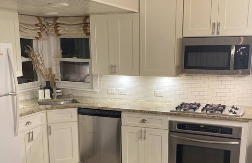 Celina House | Trendy quaint bungalow located in Historic Downtown Celina.