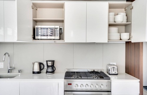 South Beach Apartment | Trendy Rincon Hill 2BR w/Gym & Roof Terrace near tech HQs, by Blueground