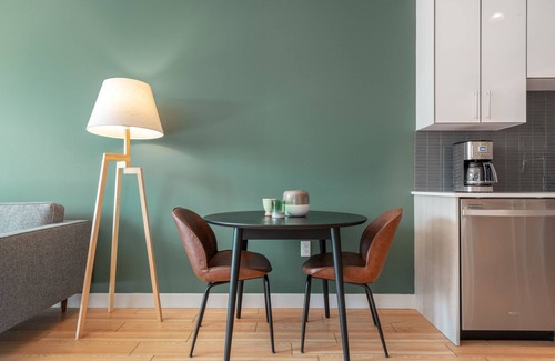 D Street - West Broadway Apartment | Trendy South Boston 1BR w/Gym, W/D, Doorman near the T by Blueground