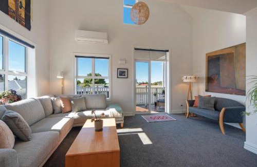 Nelson House | Trendy Townhouse
