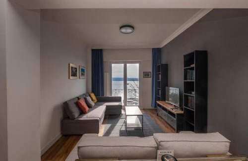 Kabatas Apartment | Trendy Waterfront Apt with a Striking View