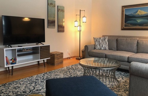 Spokane Valley House | Trentwood Quarters -King- Fast Wifi