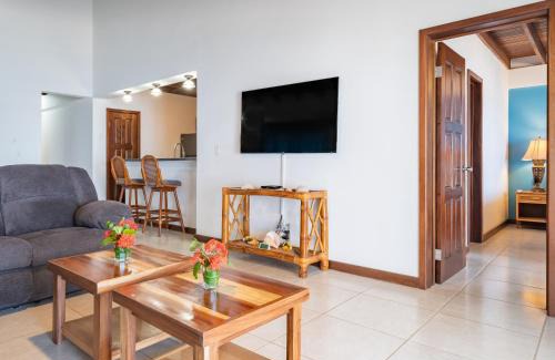 San Pedro Hotel | Tres Cocos Resort