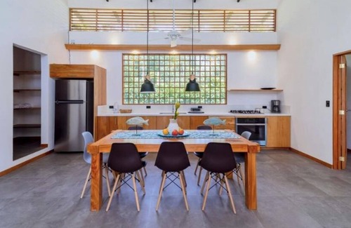 Puerto Viejo de Talamanca House | Tres Lodge Villa 10 min walking to the beach