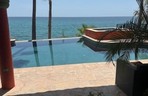 Buenavista Apartment | Tres Generaciones Ocean view poolside room