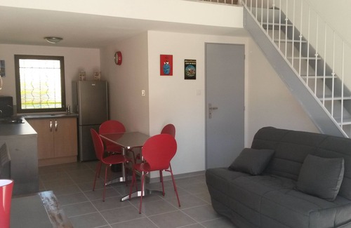 Vallon-Pont-d'Arc Cottage | TRÈS JOLI GITE CENTER VALLON PONT D'ARC 2 PERSONNES AIR-CONDITIONED PARKING