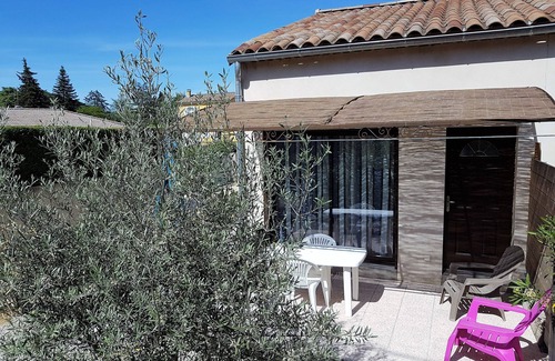 Vallon-Pont-d'Arc Cottage | TRÈS JOLI GITE CENTER VALLON PONT D'ARC 2 PERSONNES AIR-CONDITIONED PARKING