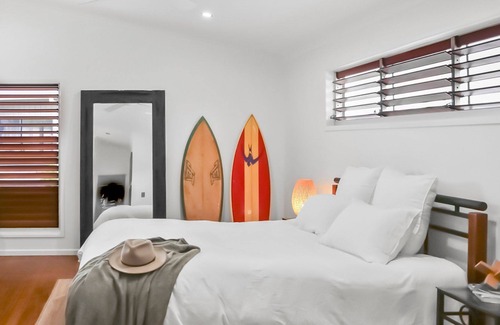 Castaways Beach House | Tres Palms - Large beach house only 50 metres to beach with pool