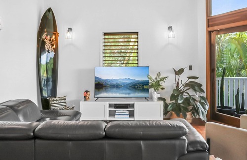 Castaways Beach House | Tres Palms - Large beach house only 50 metres to beach with pool