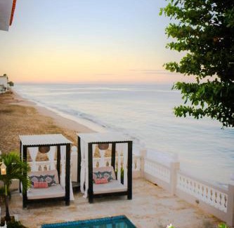 Rincon Bed & Breakfast | Tres Sirenas Beach Inn