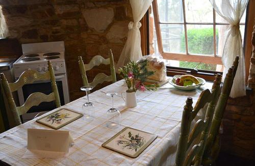 Sevenhill Bed & Breakfast | Trestrail Cottage Accommodation