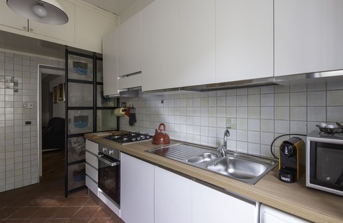 Rione II Trevi Apartment | TREVI FOUNTAIN 3 BEDROOM APARTMENT PRESTIGIOUS.