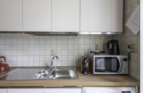 Rione II Trevi Apartment | TREVI FOUNTAIN 3 BEDROOM APARTMENT PRESTIGIOUS.