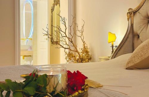 Rione III Colonna Apartment | Trevi Fountain Elegant Apartment